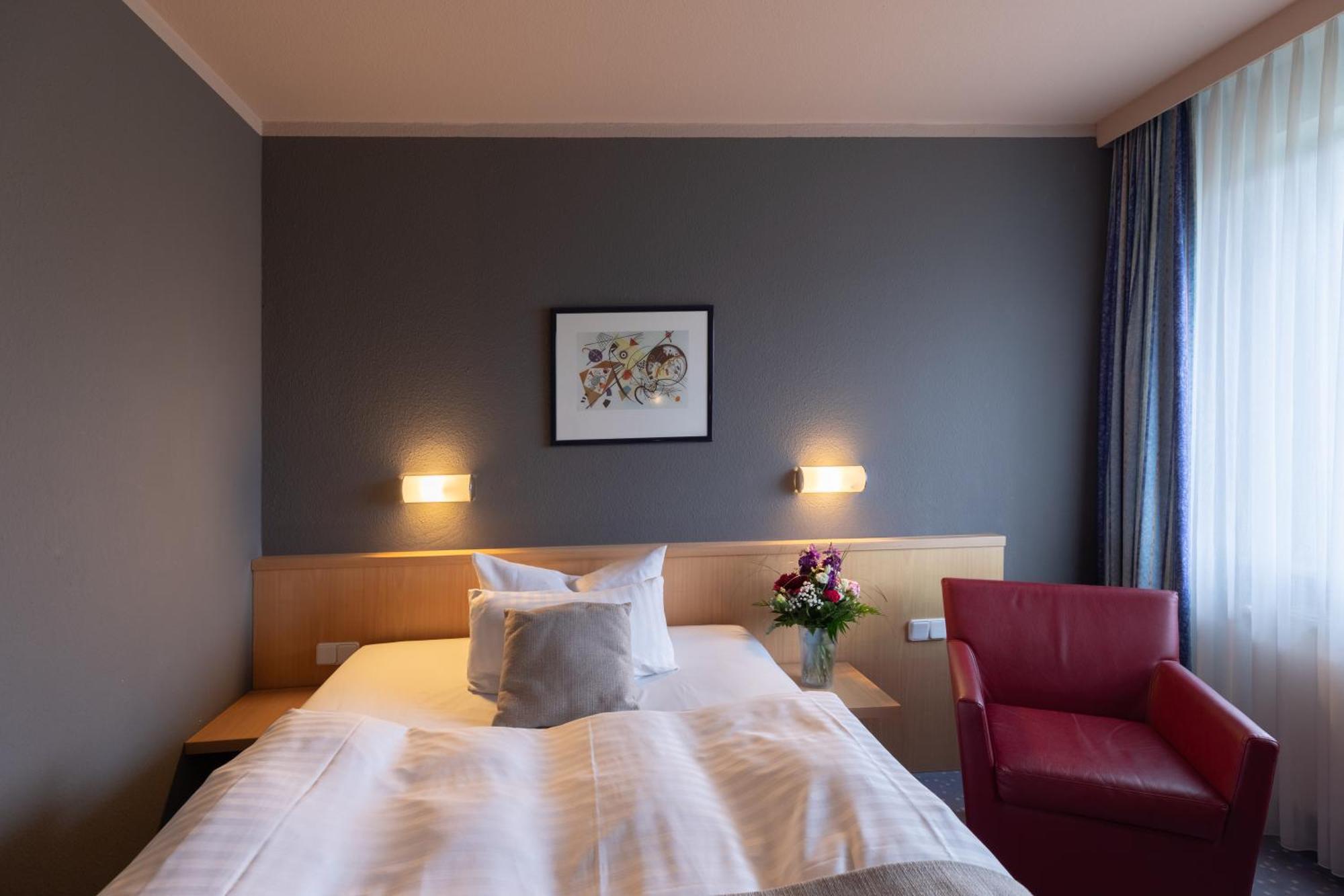 Garner Hotel Cottbus Sued By Ihg Экстерьер фото