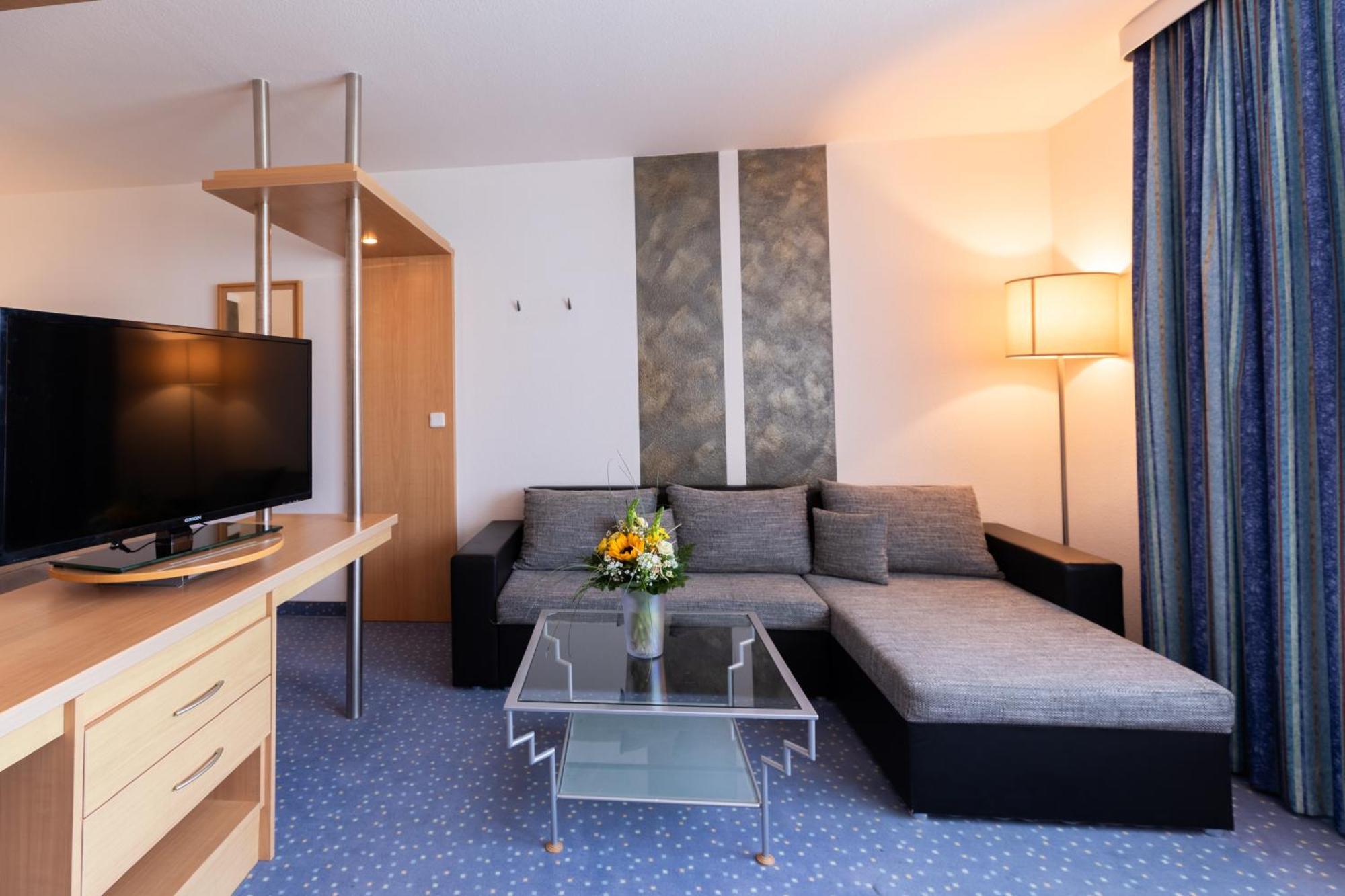 Garner Hotel Cottbus Sued By Ihg Экстерьер фото