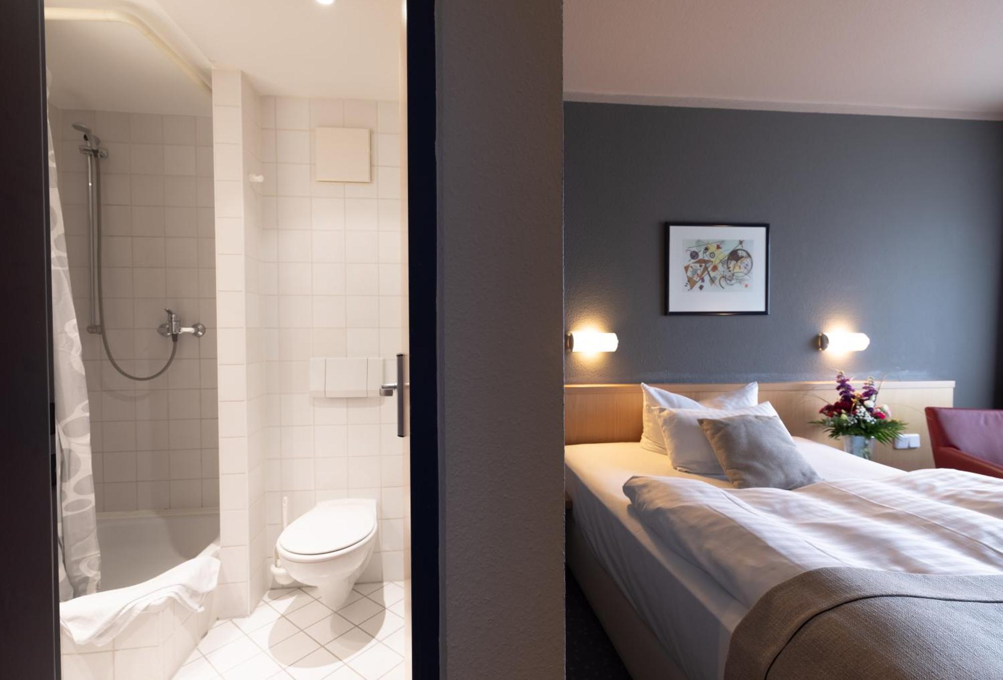 Garner Hotel Cottbus Sued By Ihg Экстерьер фото
