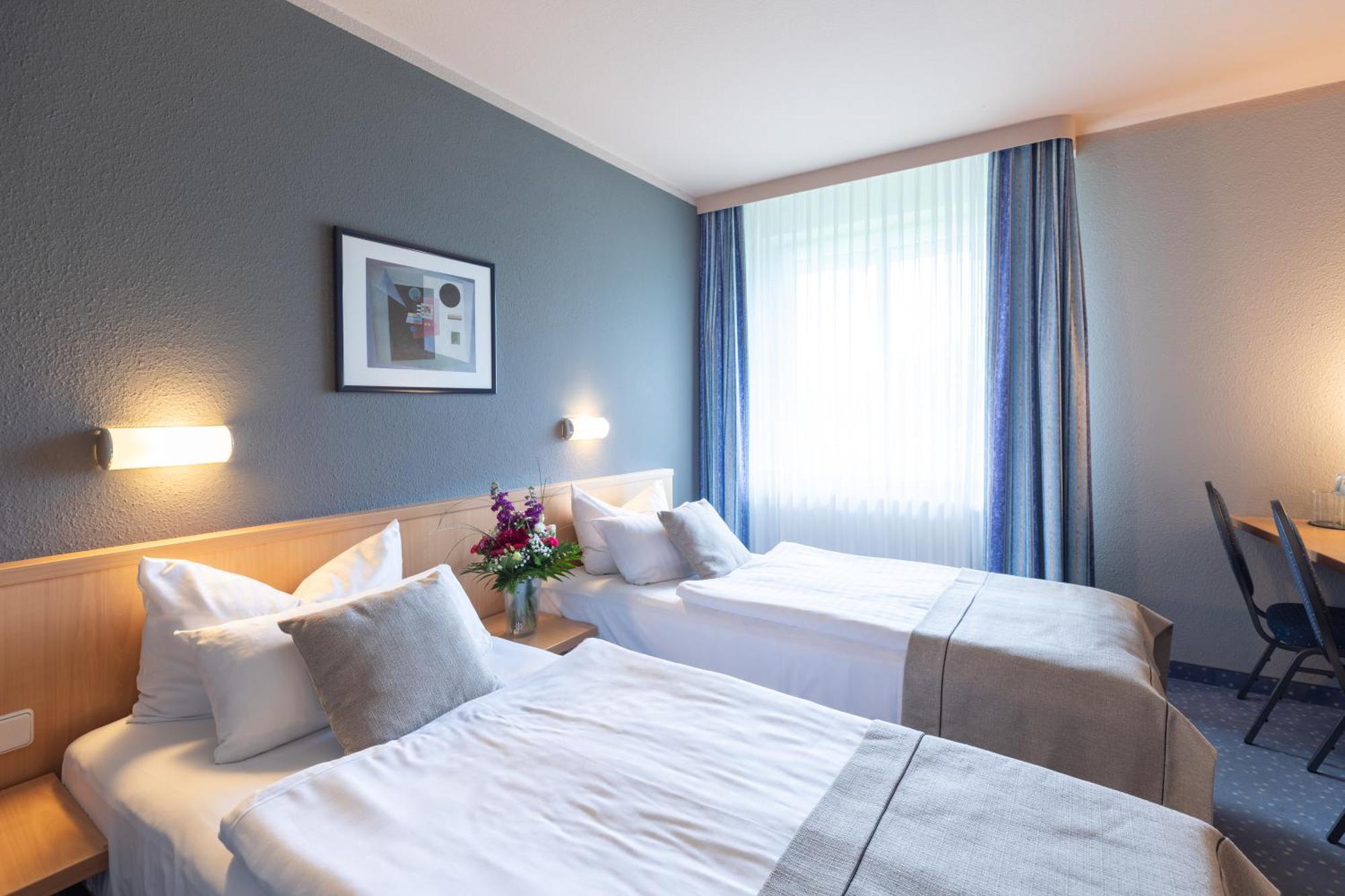 Garner Hotel Cottbus Sued By Ihg Экстерьер фото