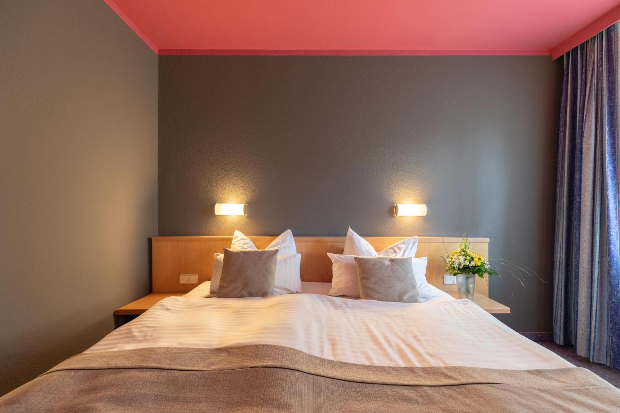 Garner Hotel Cottbus Sued By Ihg Экстерьер фото